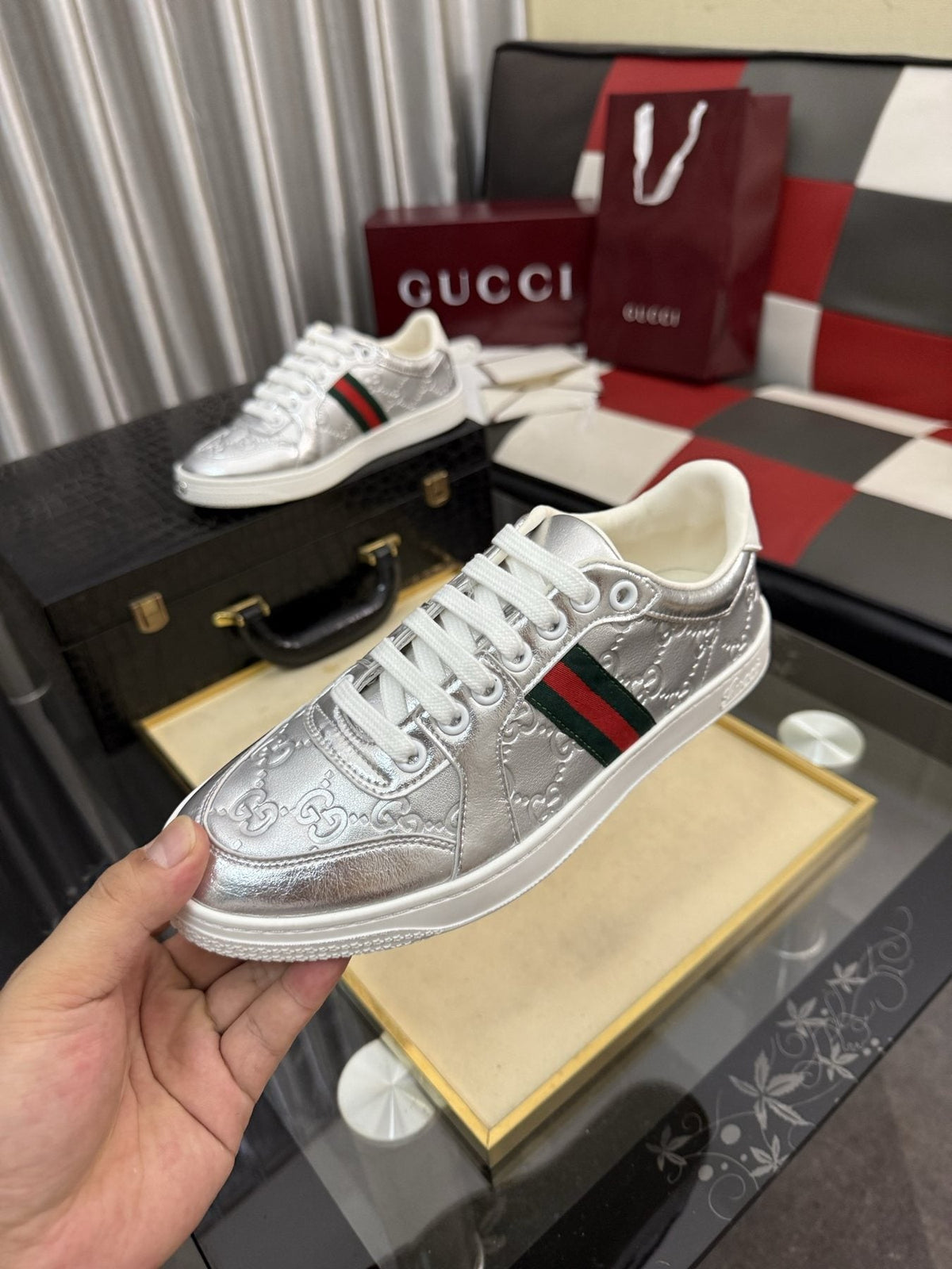 Gucci Green and Red Stripe Low-Top Sneakers
